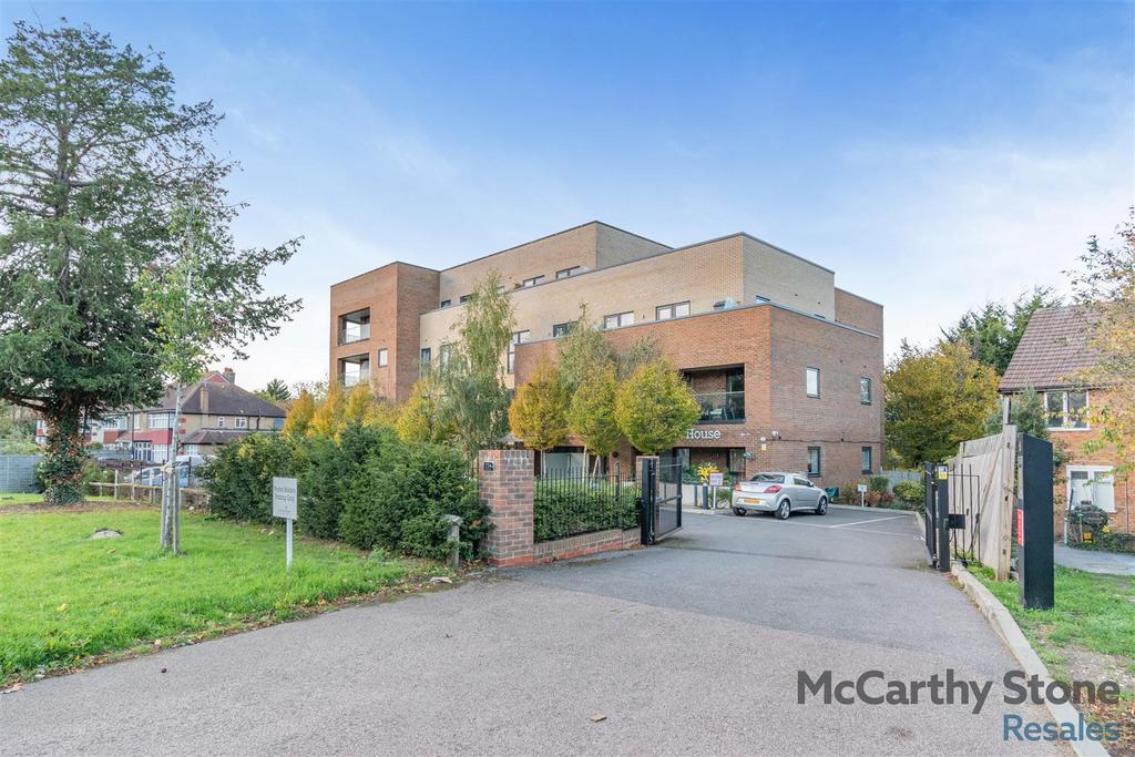 8666852-exterior12.jpg