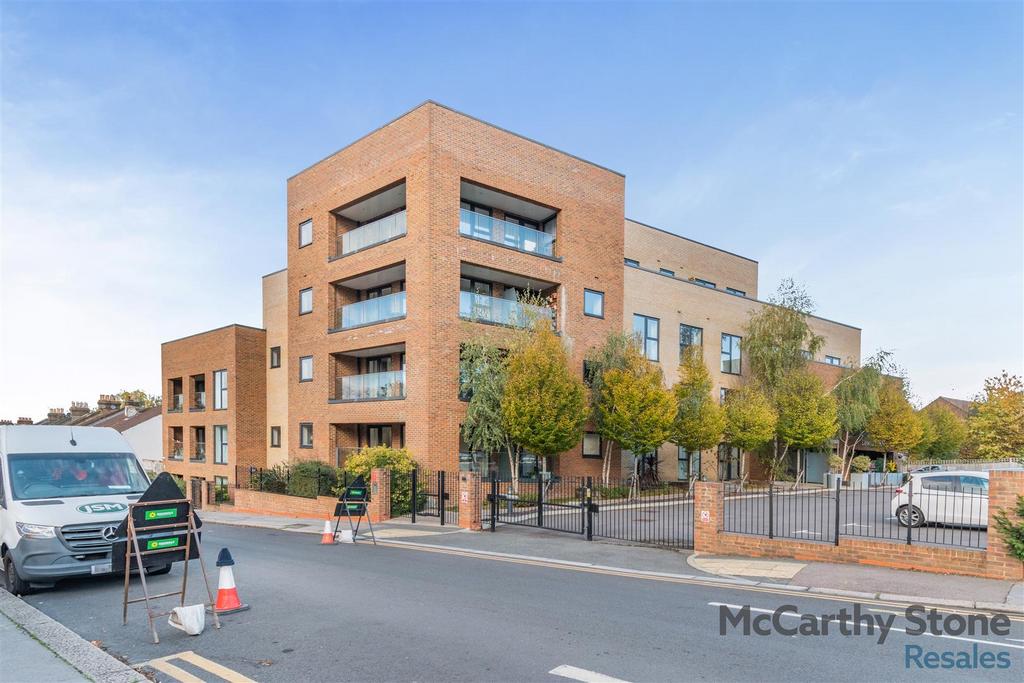 8666852-exterior14.jpg