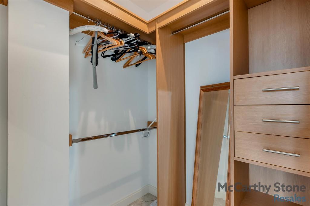 8666852-interior17.jpg