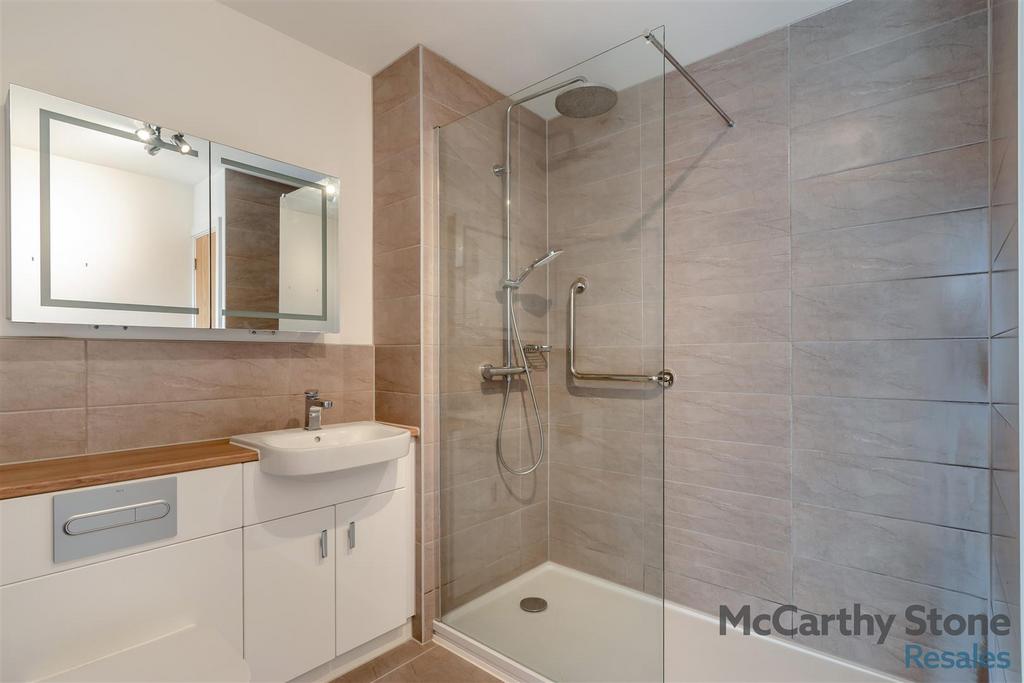 8666852-interior16.jpg