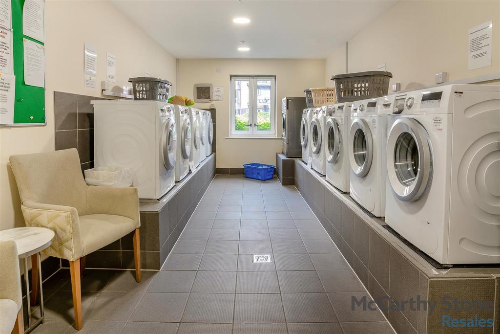 8668502-interior03.jpg