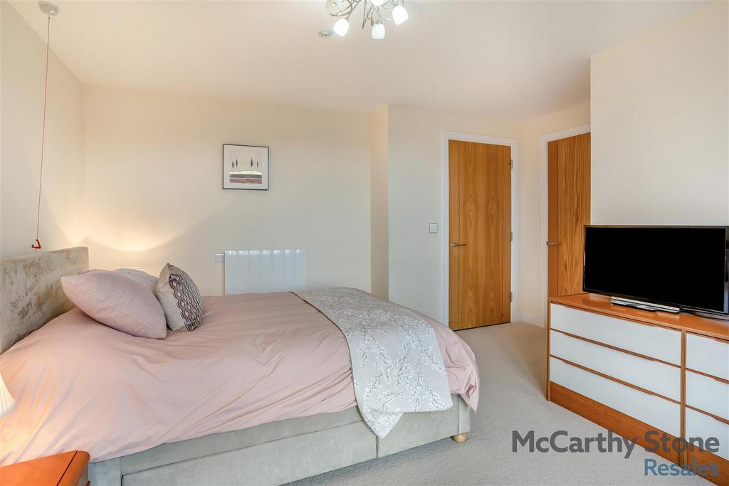8668502-interior10.jpg