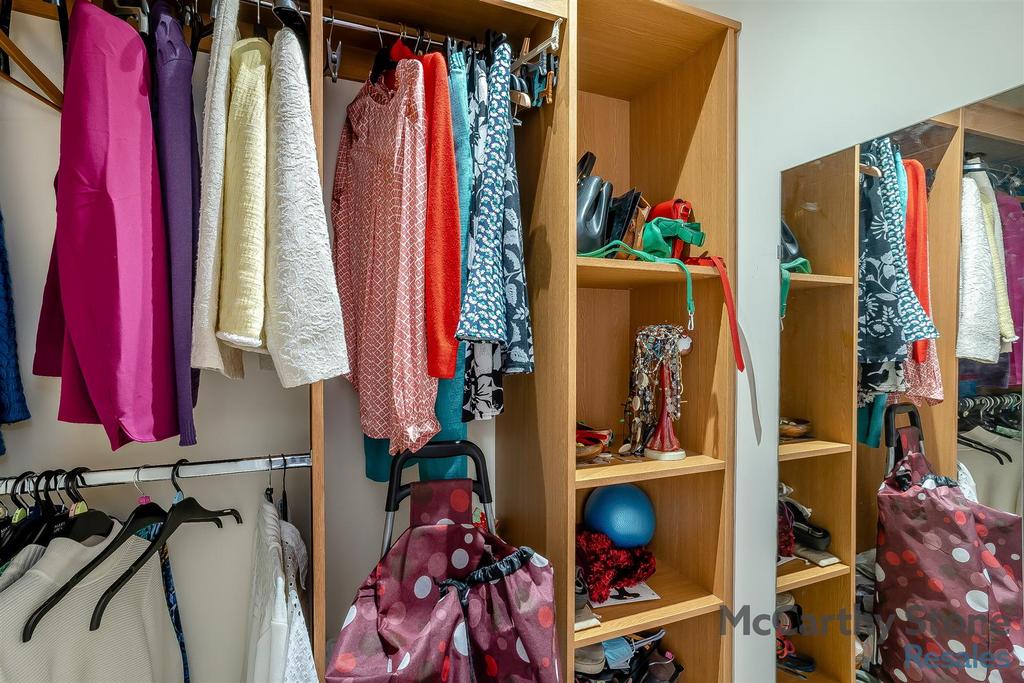 8668502-interior12.jpg