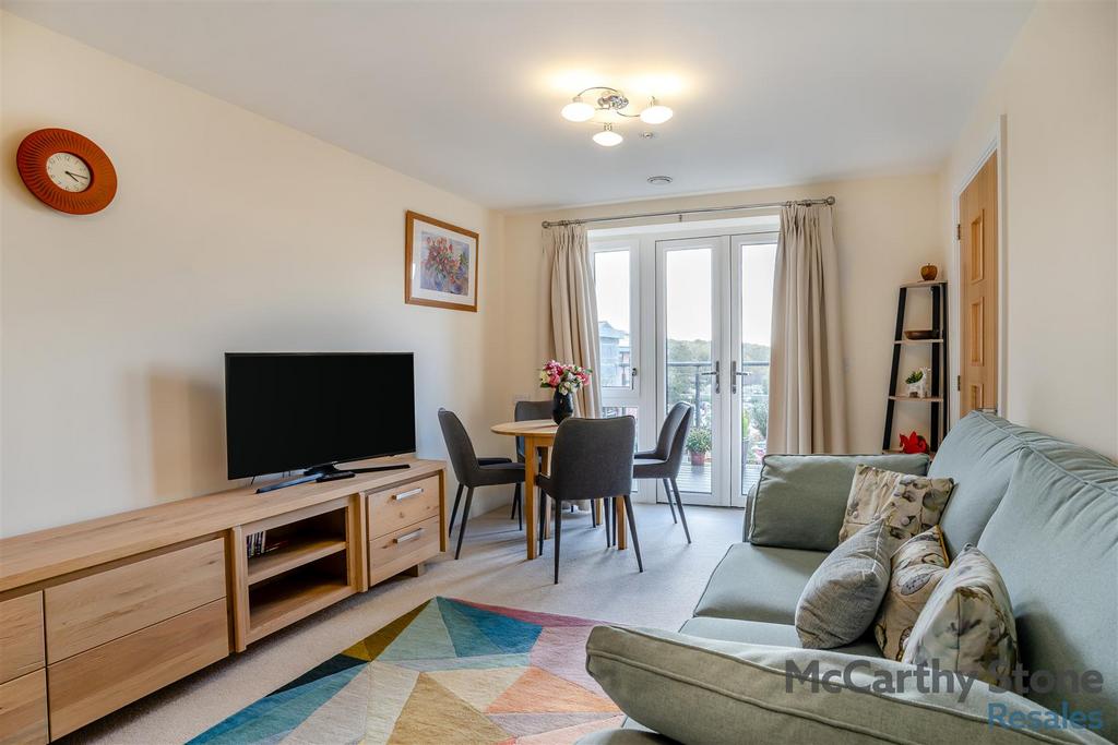 8668502-interior15.jpg