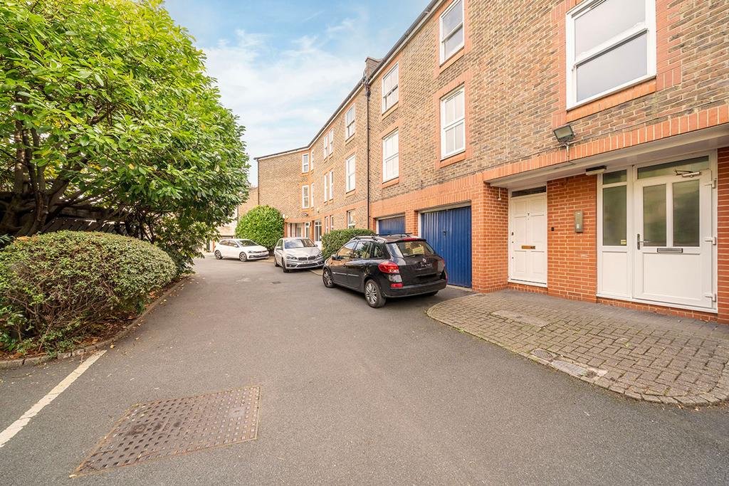 Helena Place E9
