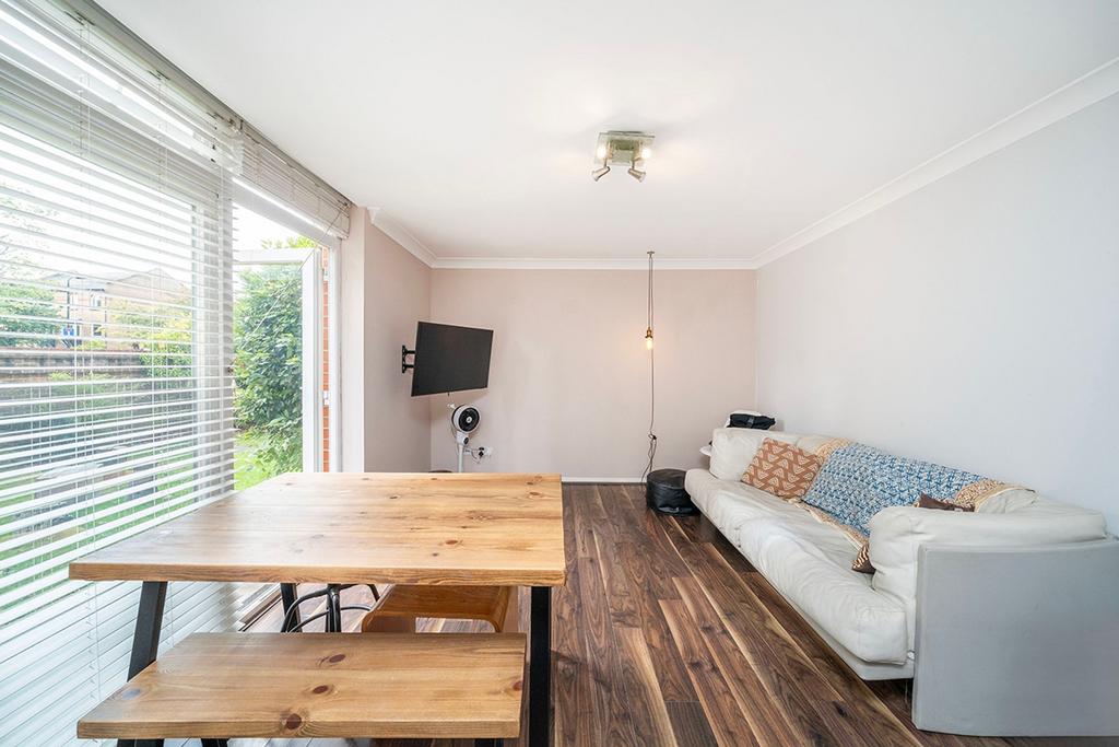 Helena Place E9