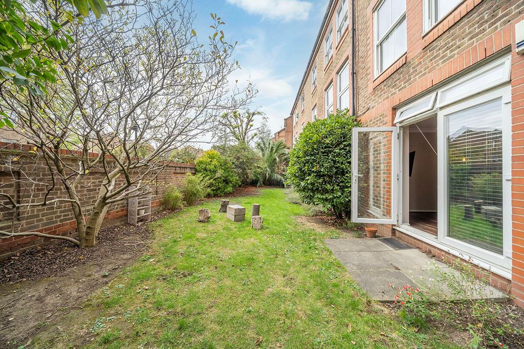 Helena Place E9