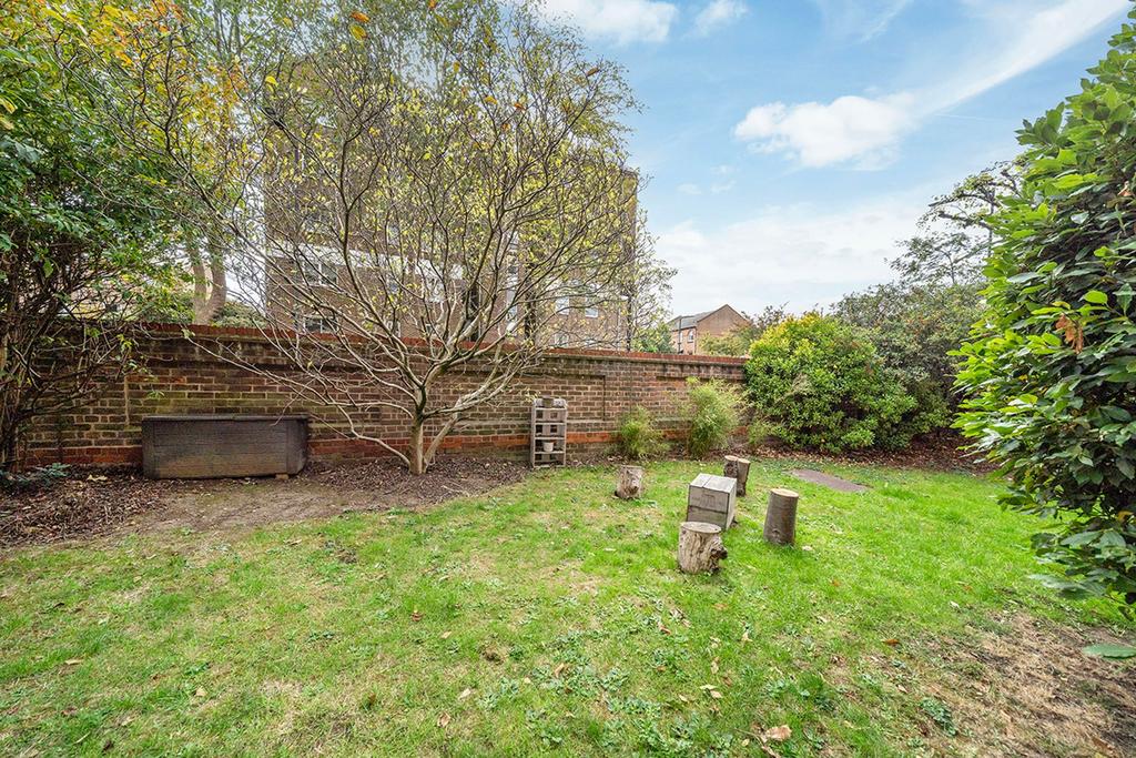 Helena Place E9
