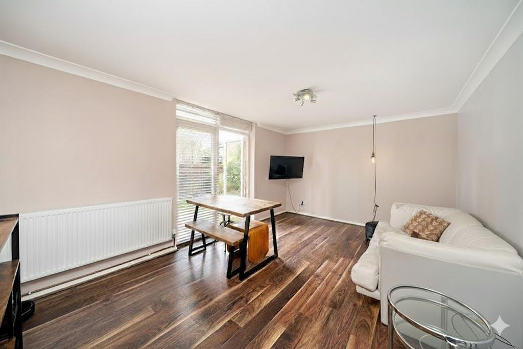 Helena Place E9
