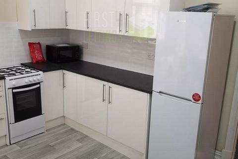 2 bedroom flat to rent, East Park Road, Leicester LE5