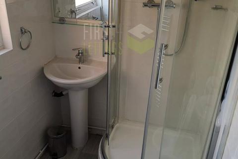 2 bedroom flat to rent, East Park Road, Leicester LE5