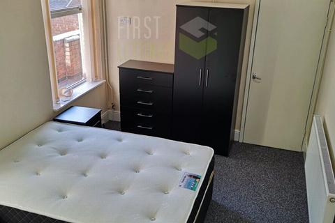 2 bedroom flat to rent, East Park Road, Leicester LE5