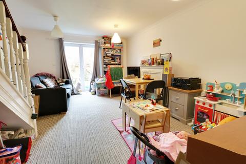 2 bedroom semi-detached house to rent, Cromwell Close, Bromley BR2