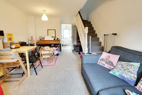 2 bedroom semi-detached house to rent, Cromwell Close, Bromley BR2