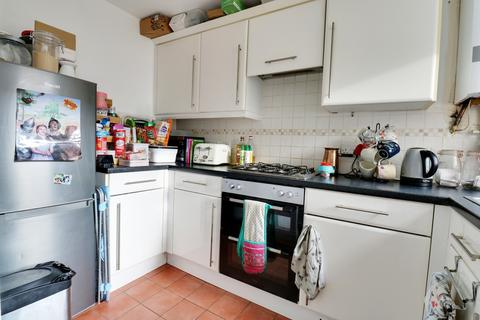 2 bedroom semi-detached house to rent, Cromwell Close, Bromley BR2
