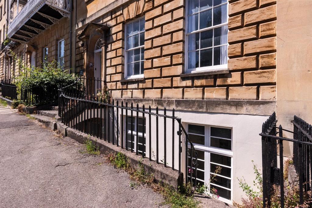 Flat 1, 13 Charlotte Street, Bristol BS1 5 PP-1.jpg