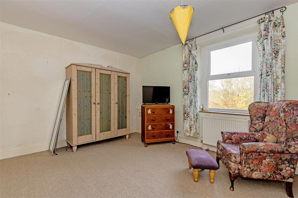 Bedroom 1-2.jpg