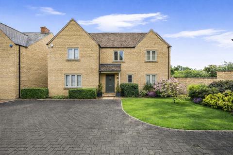 5 bedroom detached house for sale, Dormers Close, Tetbury, Gloucestershire, GL8