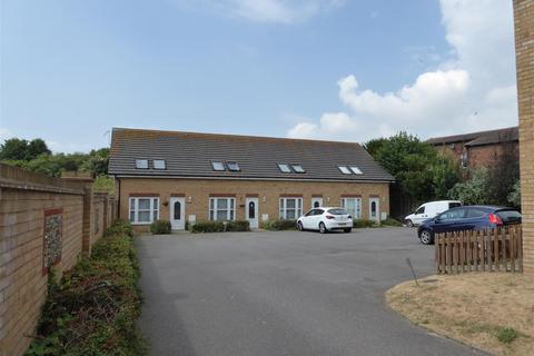 2 bedroom flat to rent, High Street, Ramsgate CT11