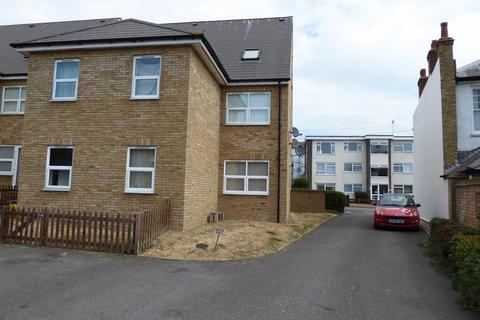 2 bedroom flat to rent, High Street, Ramsgate CT11