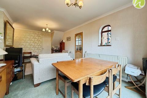 3 bedroom semi-detached house for sale, Hearsall Avenue, Stanford-Le-Hope, SS17