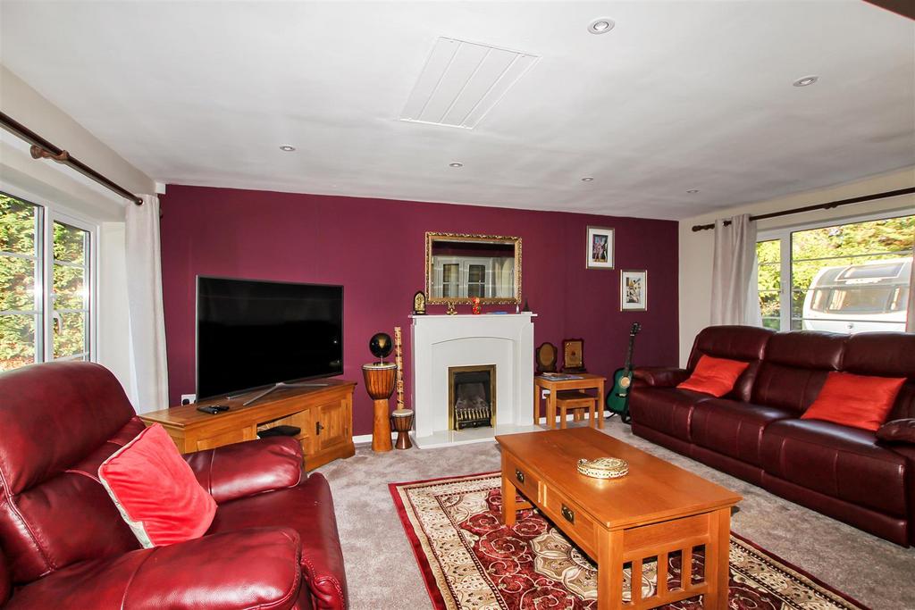 Living Room - f.JPG