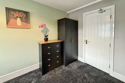 1 bedroom in a house share to rent, Liverpool Road, Eccles, Manchester, Greater Manchester, M30