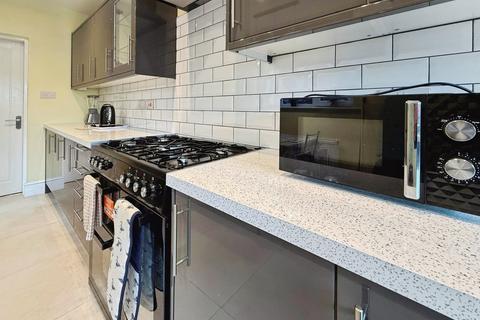 1 bedroom in a house share to rent, Liverpool Road, Eccles, Manchester, Greater Manchester, M30