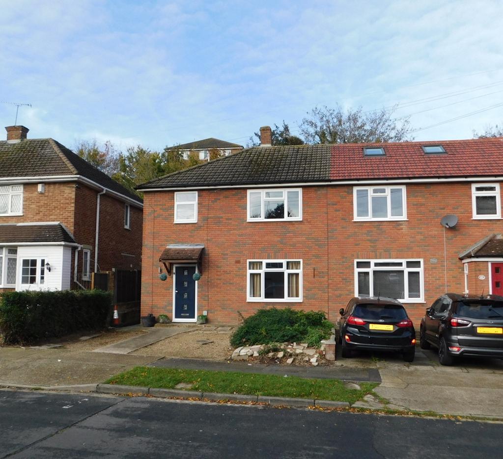 The Tideway, Rochester ME1 3 bed semi-detached house - £1,600 pcm (£369 pw)
