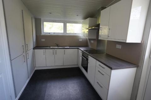 2 bedroom terraced house to rent, Pine Grove, Glasgow G67