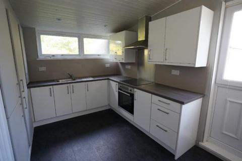 2 bedroom terraced house to rent, Pine Grove, Glasgow G67