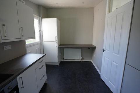 2 bedroom terraced house to rent, Pine Grove, Glasgow G67