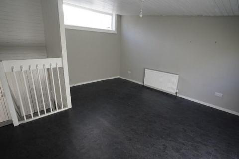2 bedroom terraced house to rent, Pine Grove, Glasgow G67
