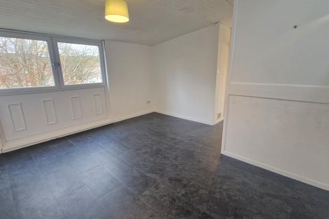 undefined, Pine Grove, Glasgow G67