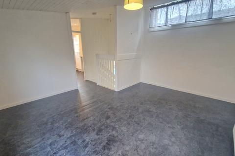 undefined, Pine Grove, Glasgow G67