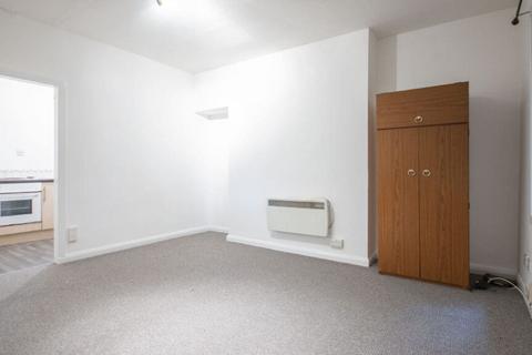 Studio to rent, 0097L West Pilton Park, Edinburgh, EH4 4EE