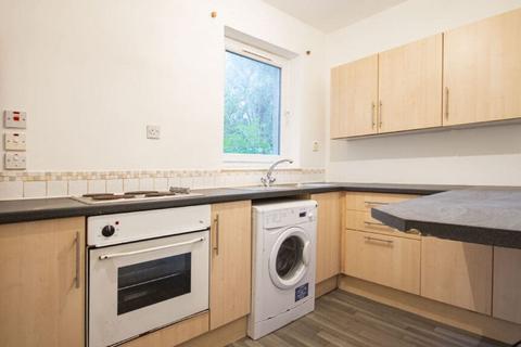 Studio to rent, 0097L West Pilton Park, Edinburgh, EH4 4EE
