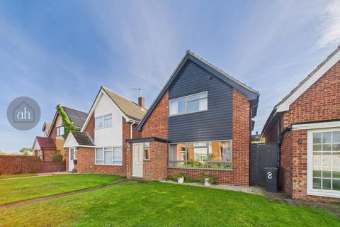 3 bedroom detached house for sale, Mayfield Way, Mendlesham,