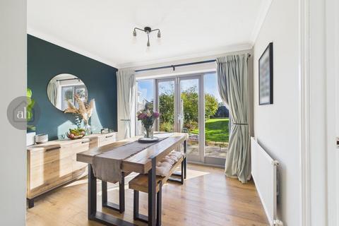 3 bedroom detached house for sale, Mayfield Way, Mendlesham,