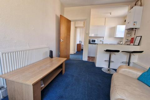 3 bedroom flat to rent, Pevensey Road, BRIGHTON BN2