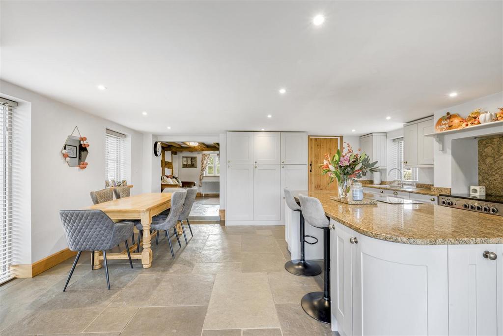 DSC 7817 19 20 21.jpg