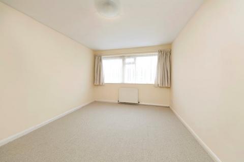 2 bedroom flat to rent, Tunstall Court, Kew, Richmond, Surrey TW9