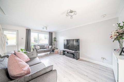 12 Arran Close, Oakley, Basingstoke, RG23 7LG