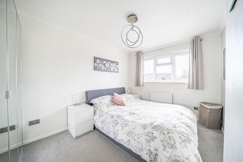 12 Arran Close, Oakley, Basingstoke, RG23 7LG