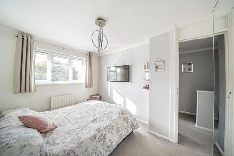 12 Arran Close, Oakley, Basingstoke, RG23 7LG