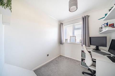 12 Arran Close, Oakley, Basingstoke, RG23 7LG