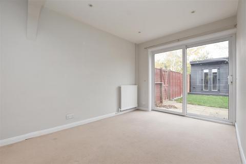 undefined, Eastnor, Bovingdon, Hemel Hempstead