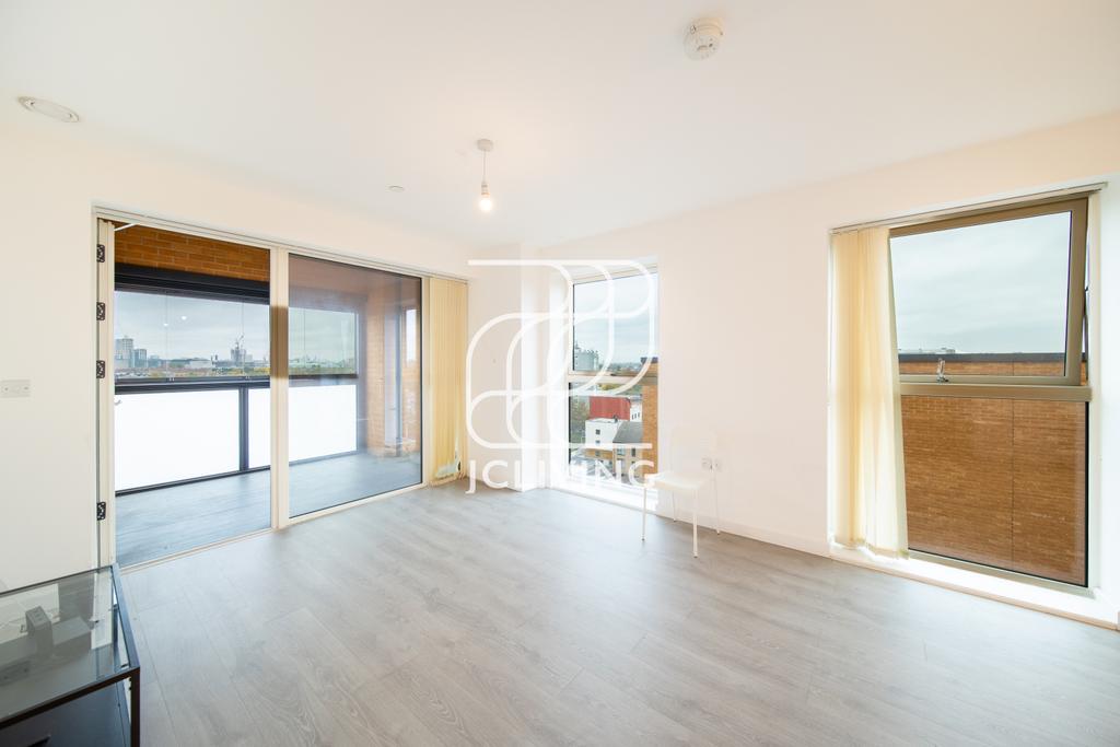 2 bed flat to rent Tabbard apartments, London W3