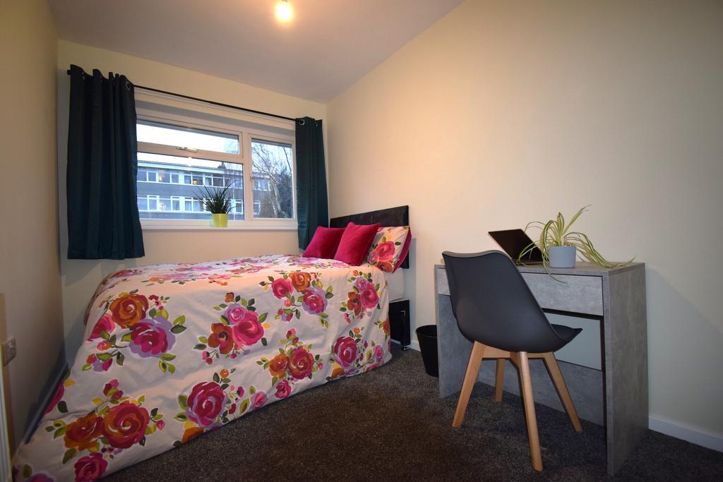 Bedroom 5.JPG