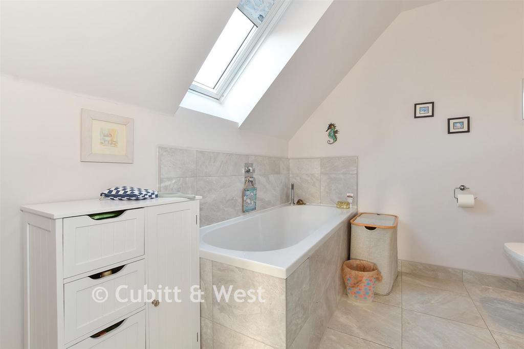 En-Suite Bathroom